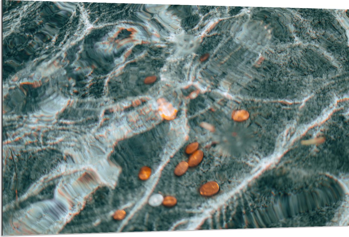 Dibond - Kleingeld op Bodem van Fontein - 120x80 cm Foto op Aluminium (Met Ophangsysteem)