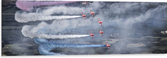 WallClassics - Dibond - Vliegtuigshow met Gekleurde Rook - 120x40 cm Foto op Aluminium (Wanddecoratie van metaal)