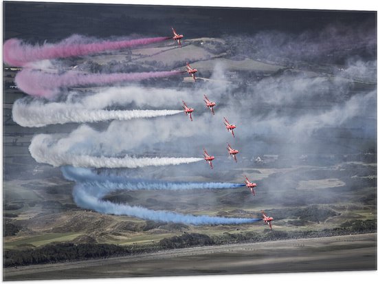 WallClassics - Vlag - Vliegtuigshow met Gekleurde Rook - 100x75 cm Foto op Polyester Vlag