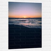 Muursticker - Ondergaande Zon bij de Zee - 80x120 cm Foto op Muursticker