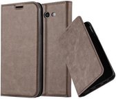 Cadorabo Hoesje voor Samsung Galaxy J7 2017 US Version in KOFFIE BRUIN - Beschermhoes met magnetische sluiting, standfunctie en kaartvakje Book Case Cover Etui