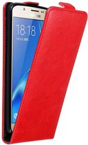 Cadorabo Hoesje geschikt voor Samsung Galaxy J7 2016 in APPEL ROOD - Beschermhoes in flip design Case Cover met magnetische sluiting