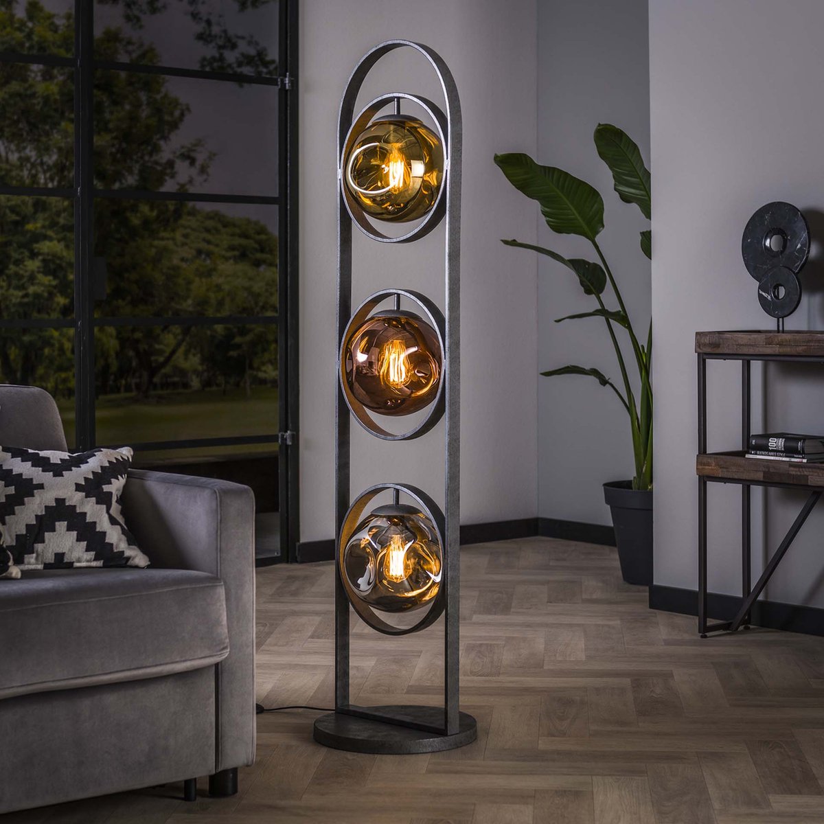 LifestyleFurn Vloerlamp Sylvana - 160cm - Oud Zilver