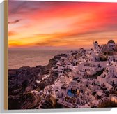Hout - Uitzicht over Klassieke Griekse Stad tijdens de Zonsondergang - 50x50 cm - 9 mm dik - Foto op Hout (Met Ophangsysteem)