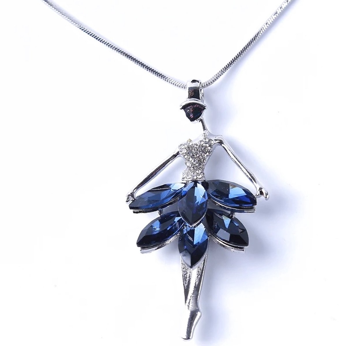 EmmyRovi – Ballerina Ketting – Diep Blauw – Lange Zilverkleurige Halsketting – 72 cm