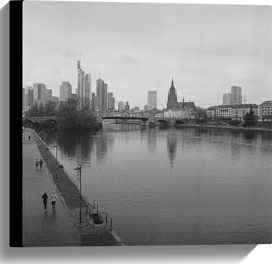 WallClassics - Canvas - Rivier door Stad (Zwart/ Wit) - 40x40 cm Foto op Canvas Schilderij (Wanddecoratie op Canvas)