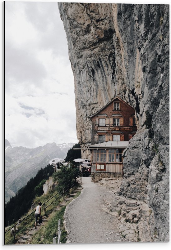 WallClassics - Dibond - Huisje op de Noordelijke top van Appenzeller Alpen - 40x60 cm Foto op Aluminium (Wanddecoratie van metaal)