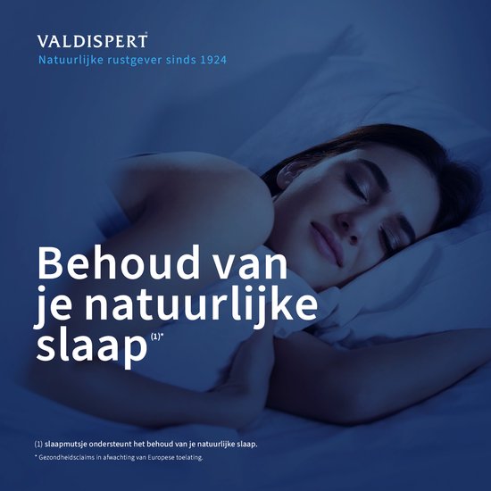Vrouw slaapt vredig, met tekst 'Behoud van je natuurlijke slaap' van Valdispert.