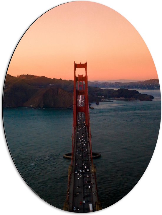 WallClassics - Dibond Ovaal - Golden Gate Bridge in Californië - 51x68 cm Foto op Ovaal (Met Ophangsysteem)