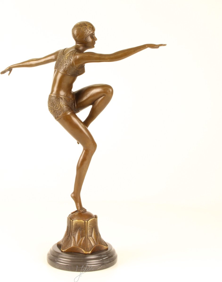 BRONZEN beeld houw werk GENOEMD CON BRIO Hoogte: 45,2 Breedte: 14,1 Lengte: 34,9