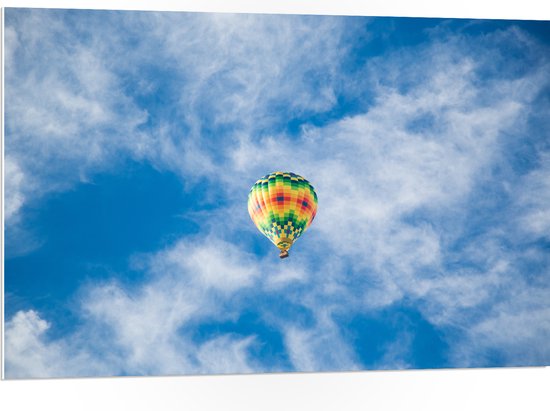 WallClassics - PVC Schuimplaat- Kleurrijke Luchtballon met Blokpatroon - 105x70 cm Foto op PVC Schuimplaat