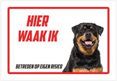 Waakbord / bord | "Hier waak ik" | 30 x 20 cm | Rottweiler | Dikte: 1 mm | Waakhond | Hond | Chien | Dog | Betreden op eigen risico | Polystyreen | Rechthoek | Witte achtergrond | 1 stuk