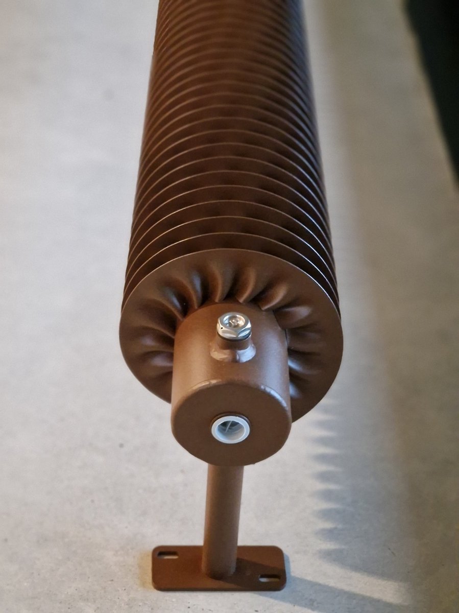 Horizontale ribbenbuisradiator Spiralix 200 cm – Cinnamon structuurlak
