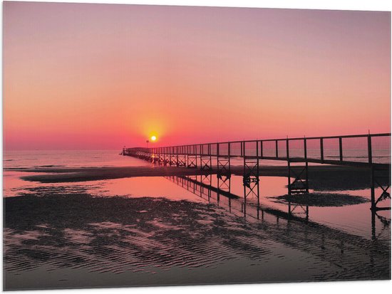 WallClassics - Vlag - Pier naar de Zee bij Zonsondergang - 100x75 cm Foto op Polyester Vlag