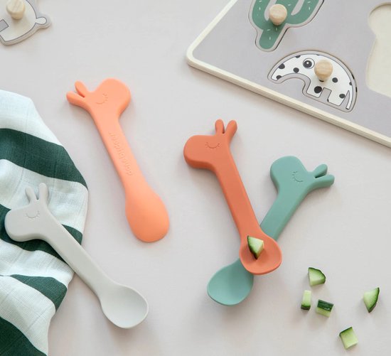silicone spoon 2-pack - lalee - green- done by deer van Done by Deer — afbeelding 2