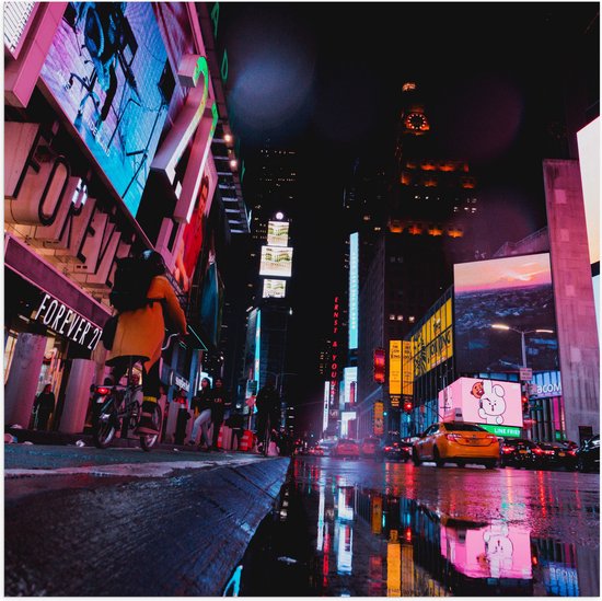 Poster (Mat) - Plein Times Square in Nacht - 50x50 cm Foto op Posterpapier met een Matte look