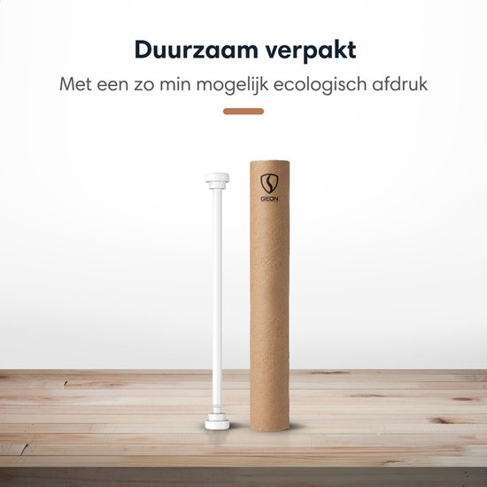 Witte uitschuifbare GEON gordijnroede naast een bruine kartonnen verpakking. Duurzaam verpakt.