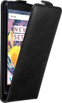 Cadorabo Hoesje geschikt voor OnePlus 3 / 3T in ZWARTE NACHT - Beschermhoes in flip design Case Cover met magnetische sluiting