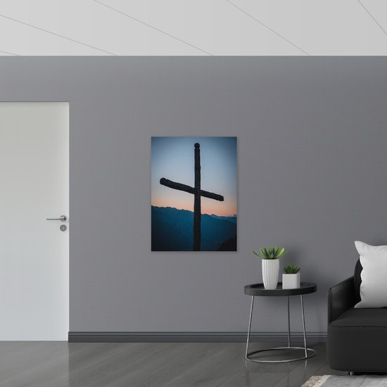 WallClassics - Acrylglas - Houten Kruis met Bergen - 75x100 cm Foto op Acrylglas (Wanddecoratie op Acrylaat)