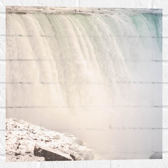 WallClassics - Muursticker - Wilde Hoge Watervallen - 50x50 cm Foto op Muursticker