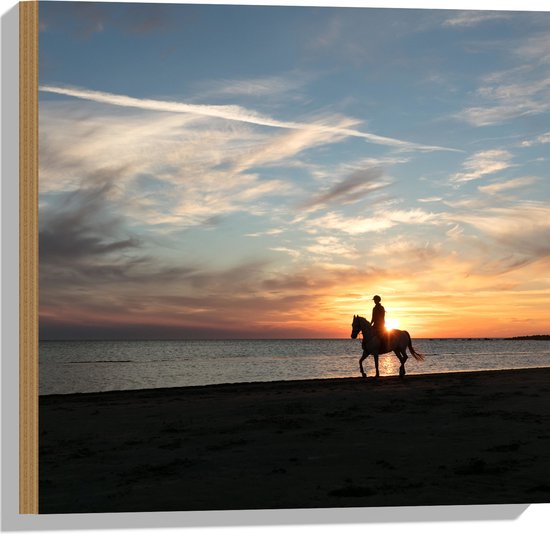 Hout - Paardrijden op het Strand met Zonsondergang - 50x50 cm - 9 mm dik - Foto op Hout (Met Ophangsysteem)