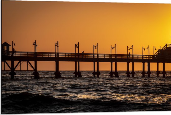 Dibond - Pier bij Zondsondergang - 90x60 cm Foto op Aluminium (Wanddecoratie van metaal)