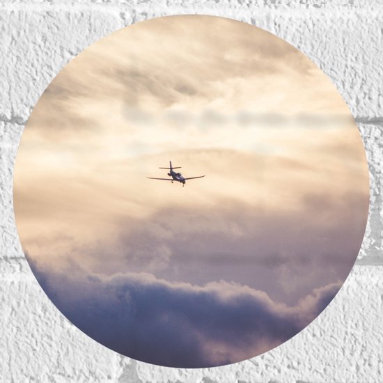 Muursticker Cirkel - Vliegtuig tussen de Wolken - 20x20 cm Foto op Muursticker