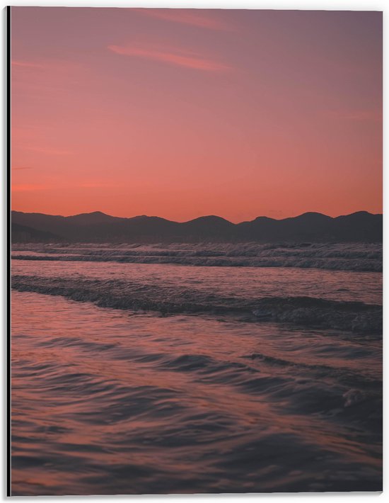 WallClassics - Dibond - Golvende Zee met Oranje Paarse Lucht - 30x40 cm Foto op Aluminium (Met Ophangsysteem)