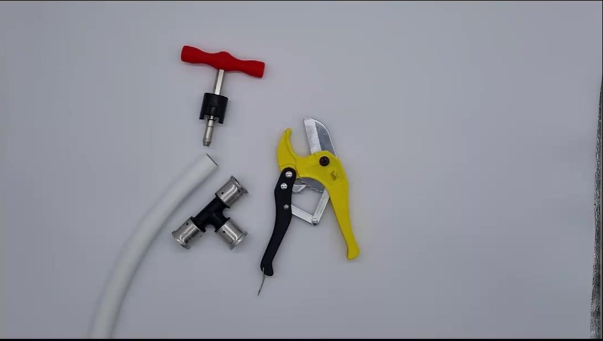 Calibreur Ebavureur Tuyau Pince Coupe Tuyau Plastique LPZMPZ 42mm Avec Calibreur Ebavureur - Pour PVC, PEX, PPR, PE - Lame SK5 Et Corps Alliage Alu Pince Coupe Tuyaux