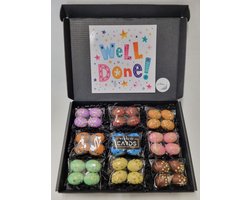 Paaseieren Proeverij Pakket | Box met 9 verschillende smaken paaseieren en Mystery Card 'Well Done' met geheime boodschap + PaasProeverij Scorekaart | Verrassingsbox Pasen | Cadeaubox | Relatiegeschenk | Chocoladecadeau