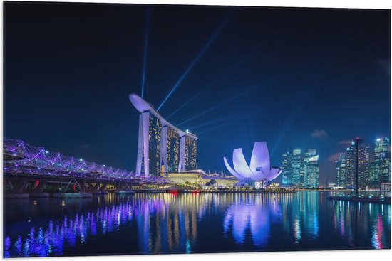 Vlag - Gebouwen in de Avond in Singapore - 90x60 cm Foto op Polyester Vlag