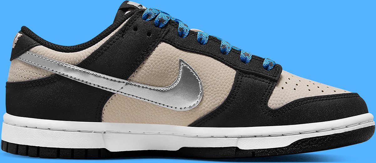 Nike Dunk Low Light Bone Metallic Sneakers Unisex Zilver