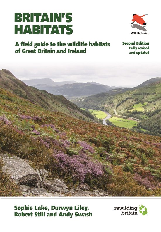 Boekcover met de titel Britain's Habitats en een foto van heidevelden en bergen.