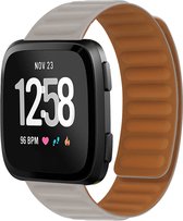 By Qubix geschikt voor Fitbit Versa 3 - Fitbit Versa 4 - Fitbit Sense 1 - Fitbit Sense 2 - Siliconen Loop bandje - Khaki Smartwatchbandje bandje Armband Polsband Strap Band Watchband