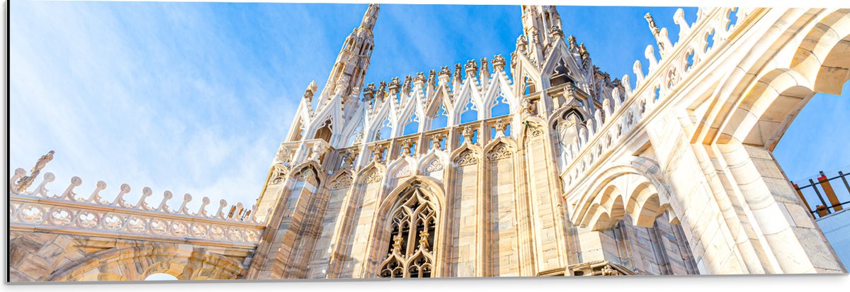 Dibond - Onderaanzicht van Kathedraal van Milana onder Sluierbewolking, Italië - 90x30 cm Foto op Aluminium (Met Ophangsysteem)