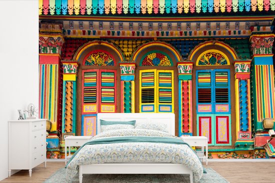 Behang - Fotobehang Vrolijk gekleurd huis in Singapore - Breedte 600 cm x  hoogte 400 cm | bol