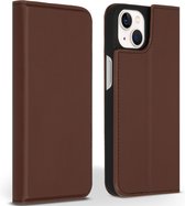 Accezz Hoesje Geschikt voor iPhone 13 Hoesje Met Pasjeshouder - Accezz Premium Leather Slim Bookcase - Bruin