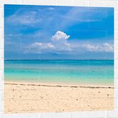 Muursticker - Wit Strand met Helderblauwe Oceaan - 80x80 cm Foto op Muursticker