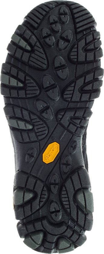 Zwarte buitenzool van een Merrell wandelschoen met grof profiel.