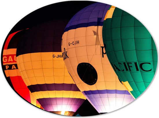 WallClassics - Dibond Ovaal - Vier Verschillende Kleuren Luchtballonnen in het Donker - 28x21 cm Foto op Ovaal (Met Ophangsysteem)