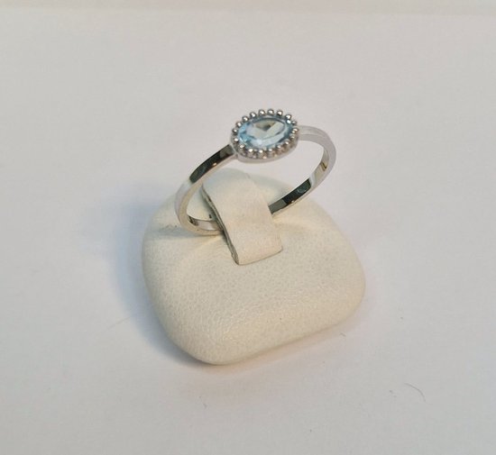 Miss Spring witgouden ring 14 karaat MSR510BT blauw topaas