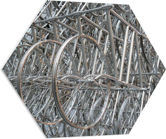 WallClassics - PVC Schuimplaat Hexagon - Rekken vol Fietswielen - 70x60.9 cm Foto op Hexagon (Met Ophangsysteem)