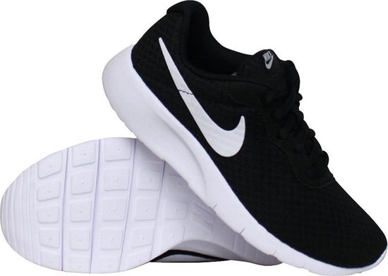 Nike Tanjun Bp Jongens Sneakers Black/White-White - Schoenen.nl