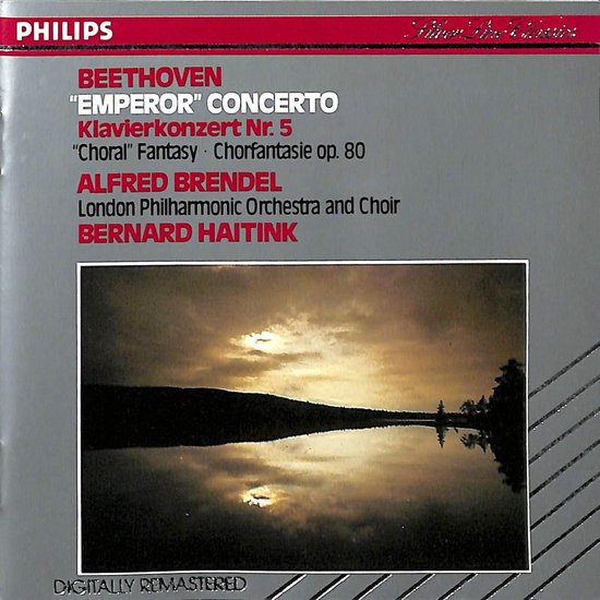 Albumhoes met tekst: BEETHOVEN "EMPEROR" CONCERTO Pianoconcert Nr. 5, "Choral" Fantasy op. 80, ALFRED BRENDEL, London Philharmonic Orchestra and Choir, BERNARD HAITINK, DIGITALLY REMASTERED. Afbeelding van een zonsondergang over een meer.