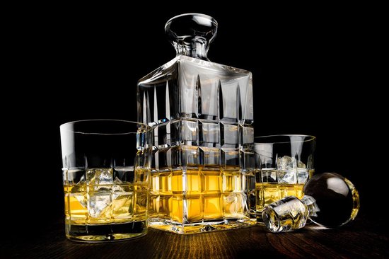 Meedogenloos terugtrekken teksten Handgeslepen Kristallen Whisky Karaf LuX in Giftbox by GDLF | bol.com