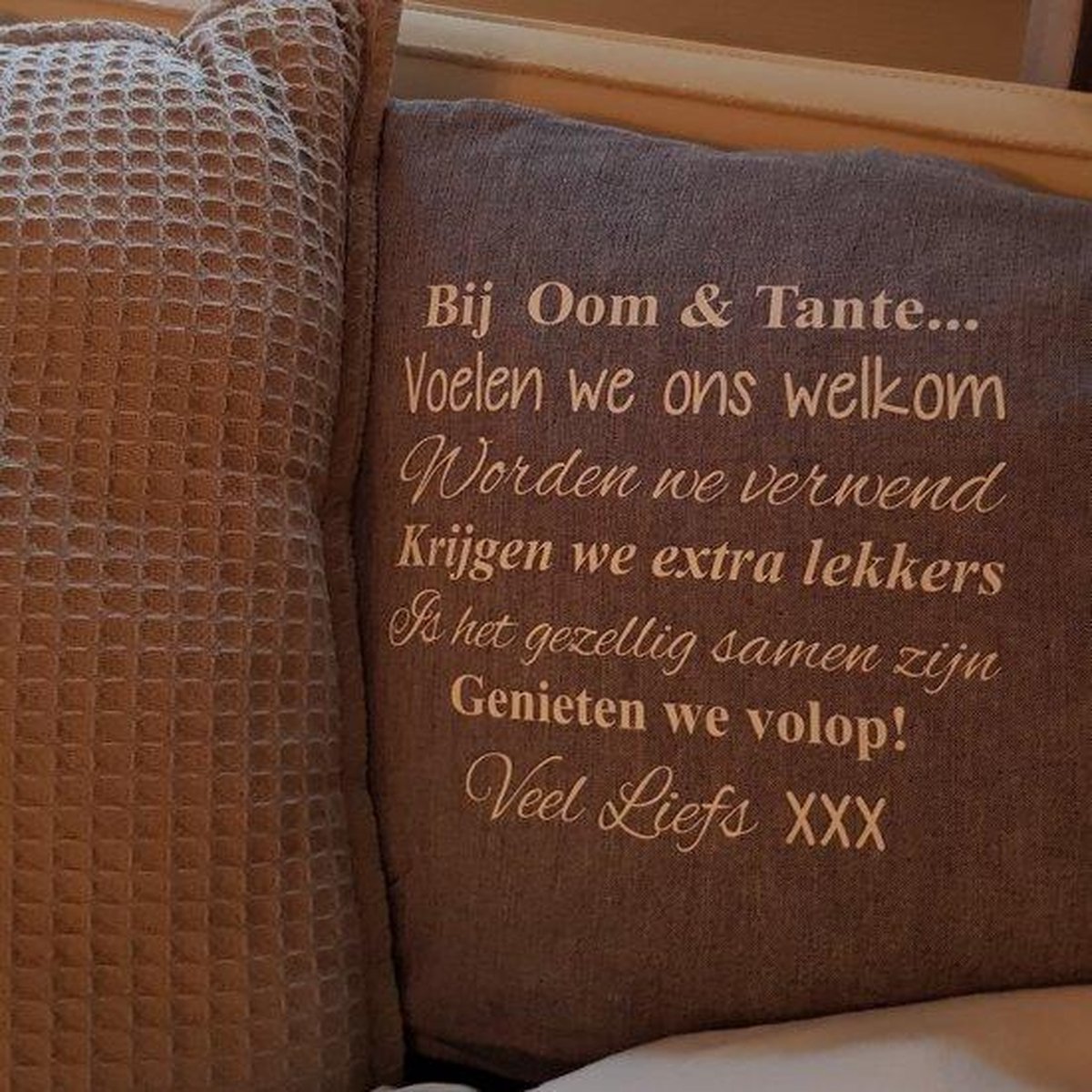 Kussen Kussenhoes met leuke tekst bedrukt cadeau | Regels voor Bij Oom en Tante Thuis | grijs met opdruk wit | 50x50 cm | verjaardag zus broer neefje nichtje baby geboorte kraamcadeau feestdagen kerstmis hoera jullie worden zwangerschapsaankondiging