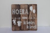 Tekstbord Hoera een kleinkind naturel 20x20 cm