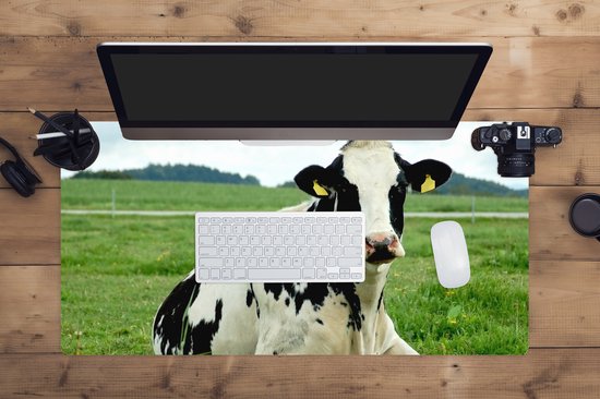 Muismat XXL 90x45 cm - Bureau onderlegger - Bureau mat Koe - Gras - Dieren - Berg - Bureaumat - Gaming mousepad xl - Bureaulegger groot - Computer deskmat