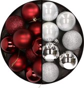 24x stuks kunststof kerstballen mix van donkerrood en zilver 6 cm - Kerstversiering
