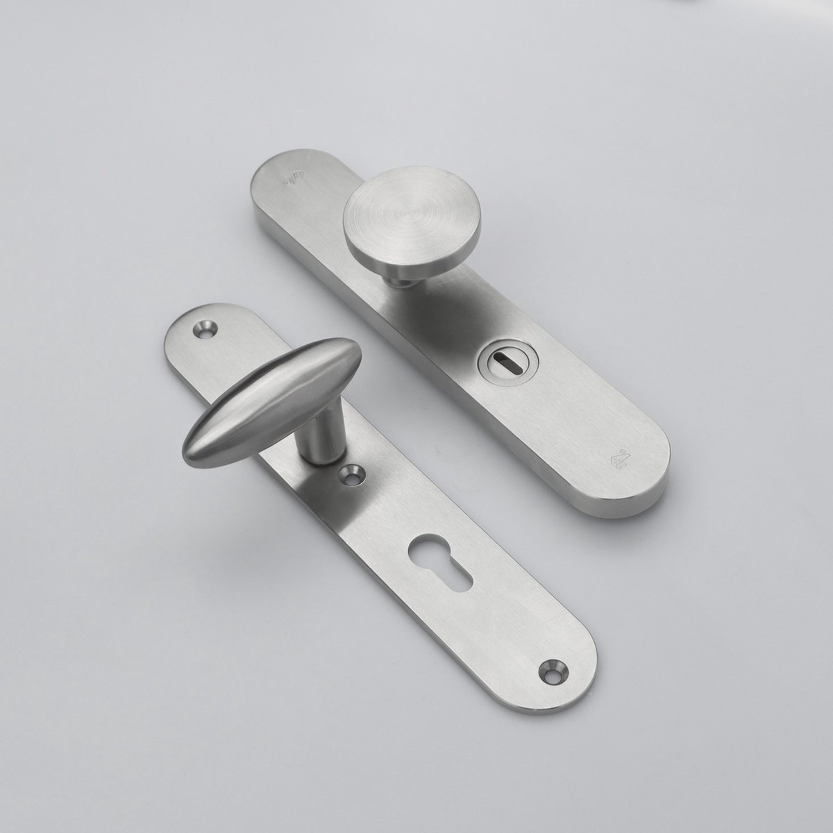MASSIEF RVS Tzunali Deurbeslag. Model MINHO SKG*** BREED T=15/5 VKTB (kerntrek) PC72 BUITEN KNOP TORRES VK; BINNEN KRUK OVIDIO